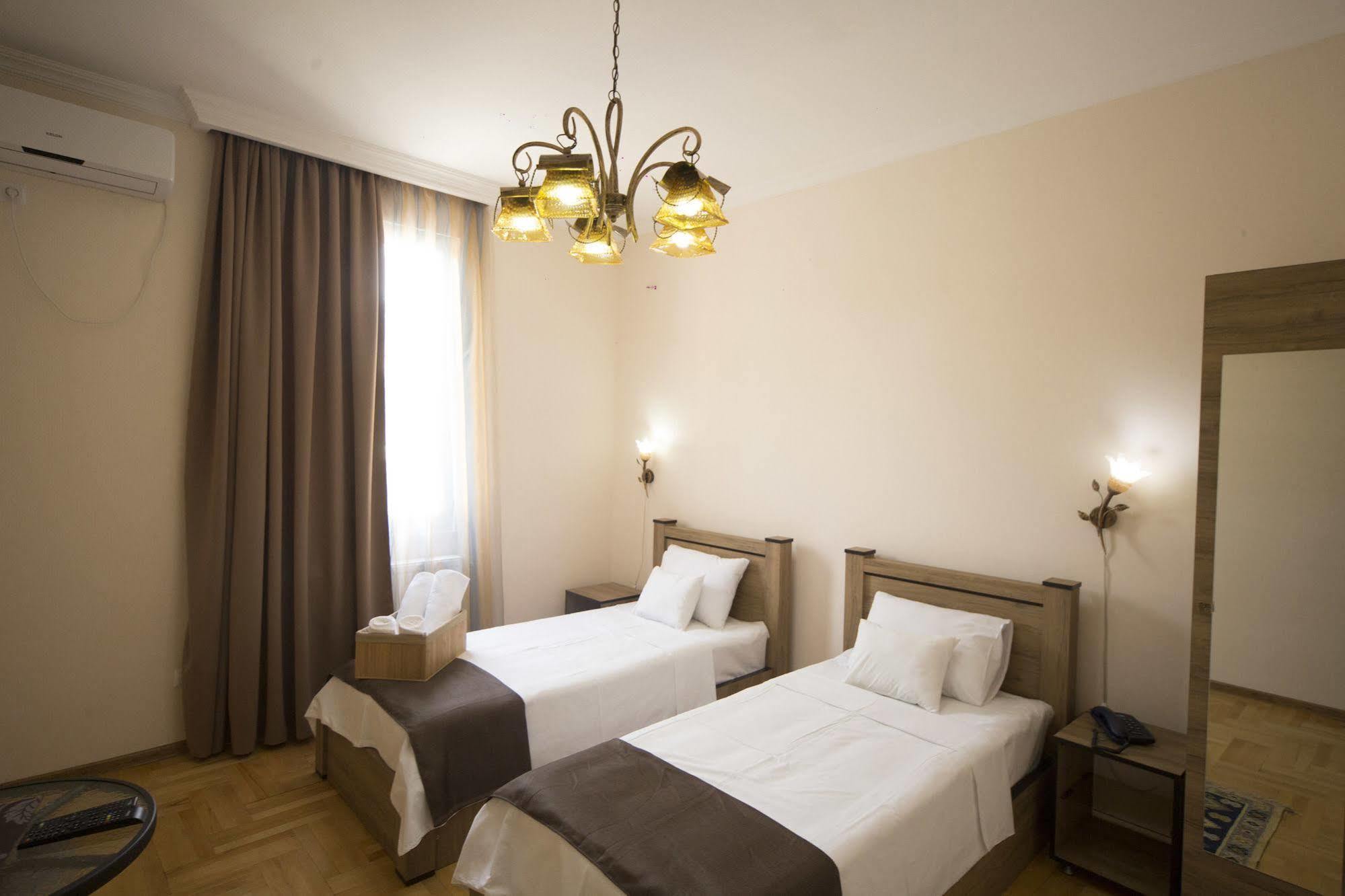 Log Inn Boutique Hotel Tbilisi Exterior photo