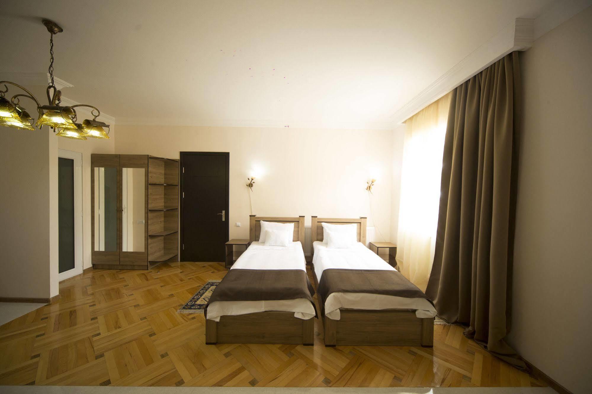 Log Inn Boutique Hotel Tbilisi Exterior photo