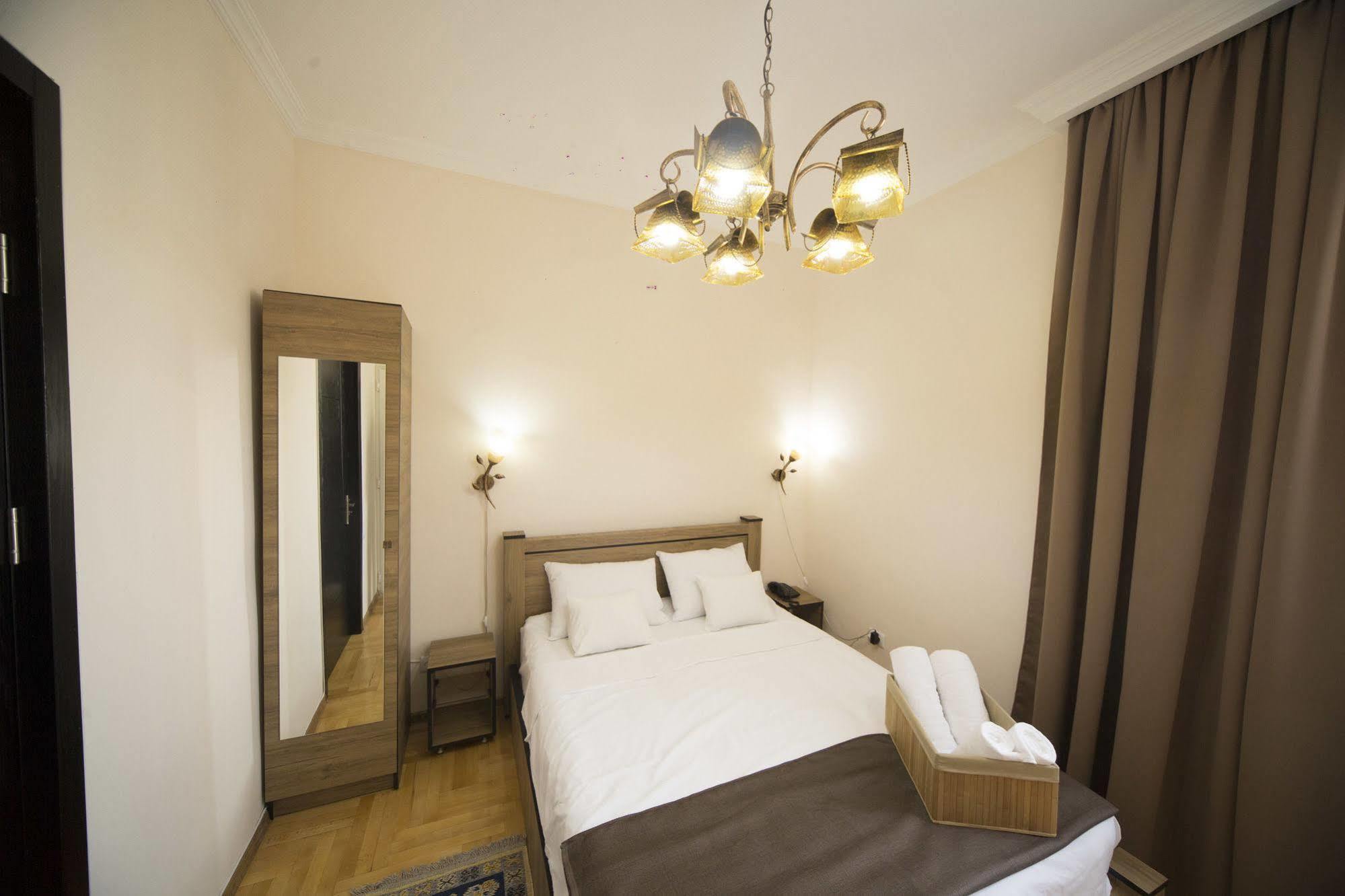 Log Inn Boutique Hotel Tbilisi Exterior photo