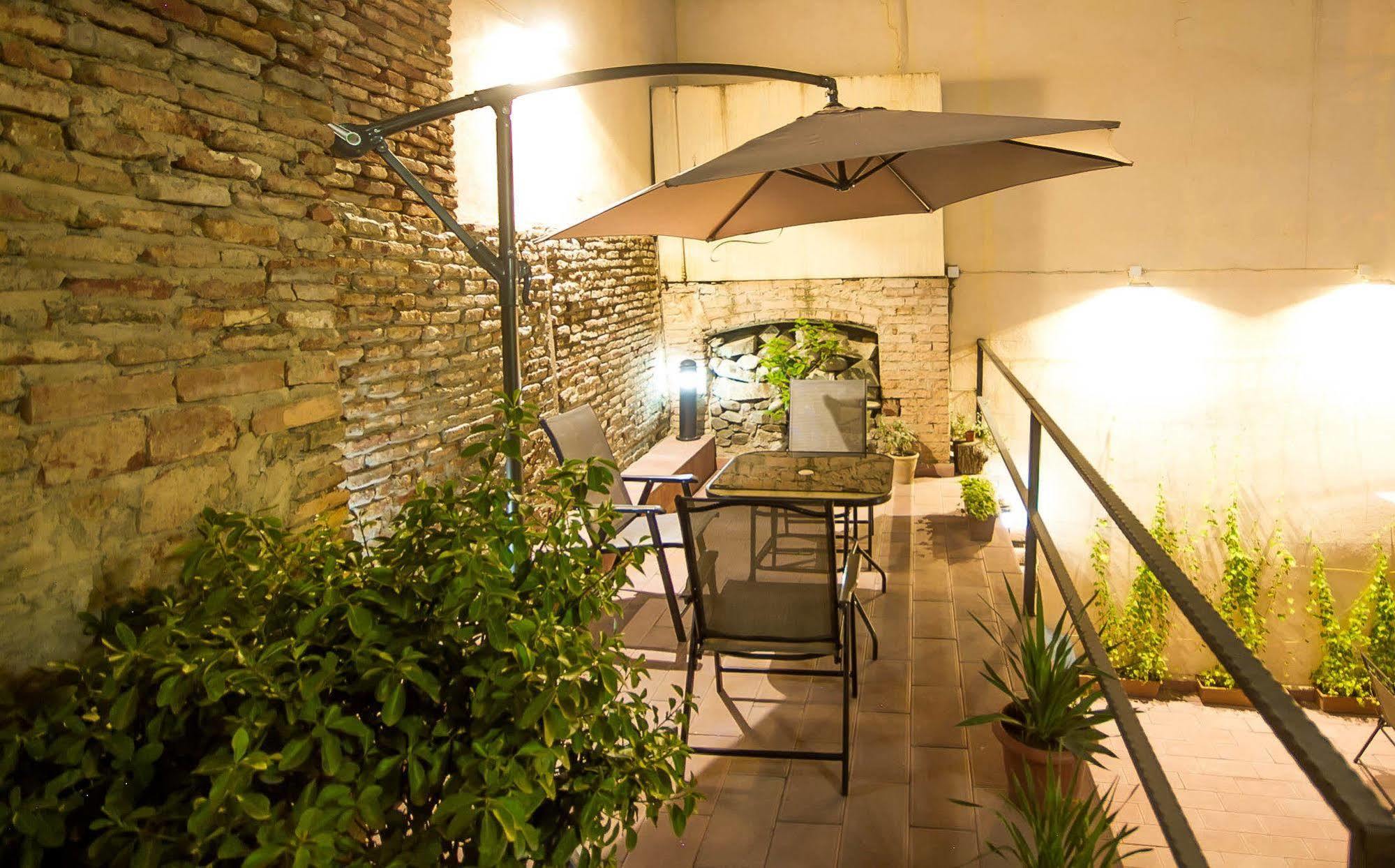 Log Inn Boutique Hotel Tbilisi Exterior photo