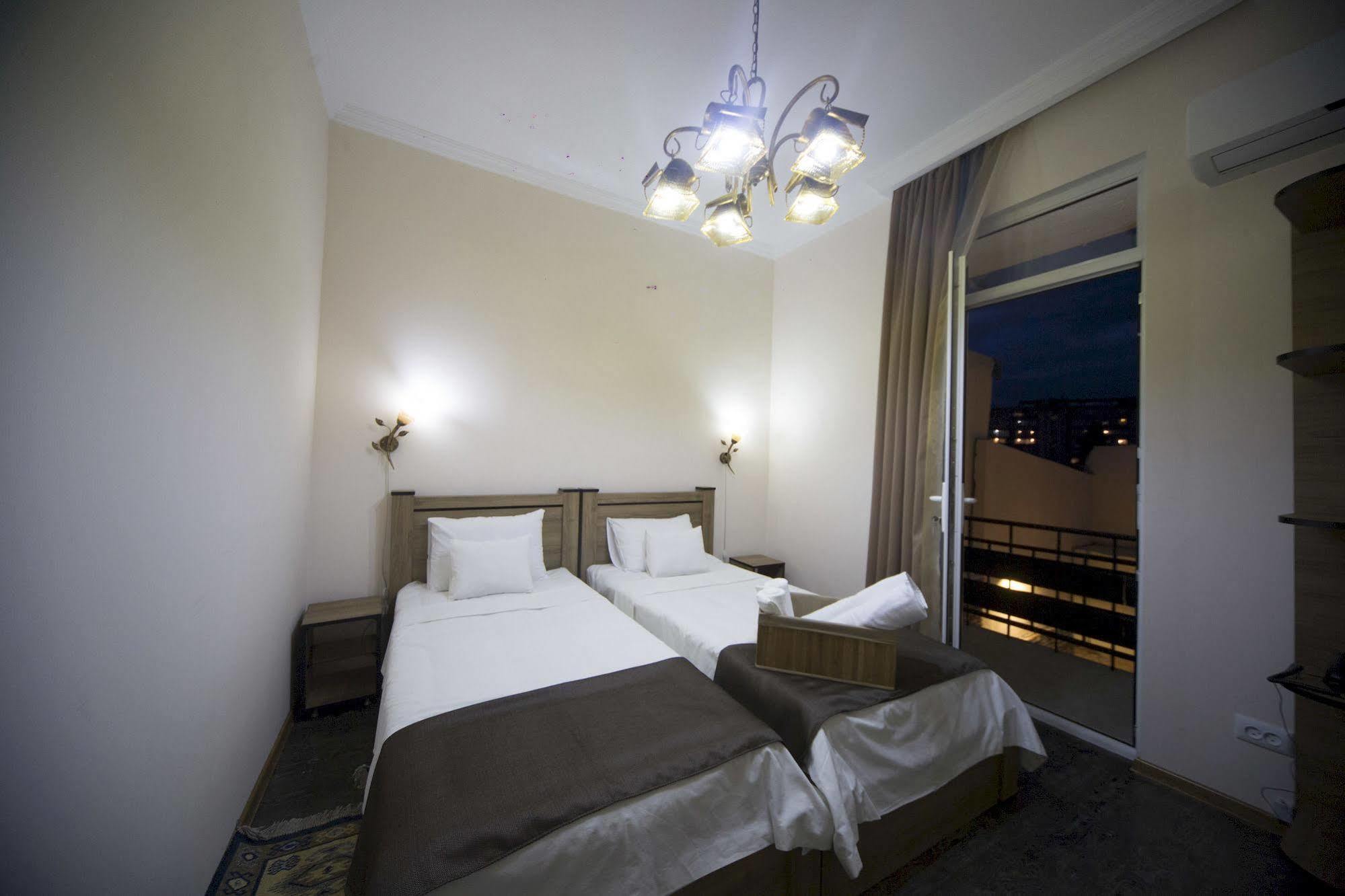 Log Inn Boutique Hotel Tbilisi Exterior photo