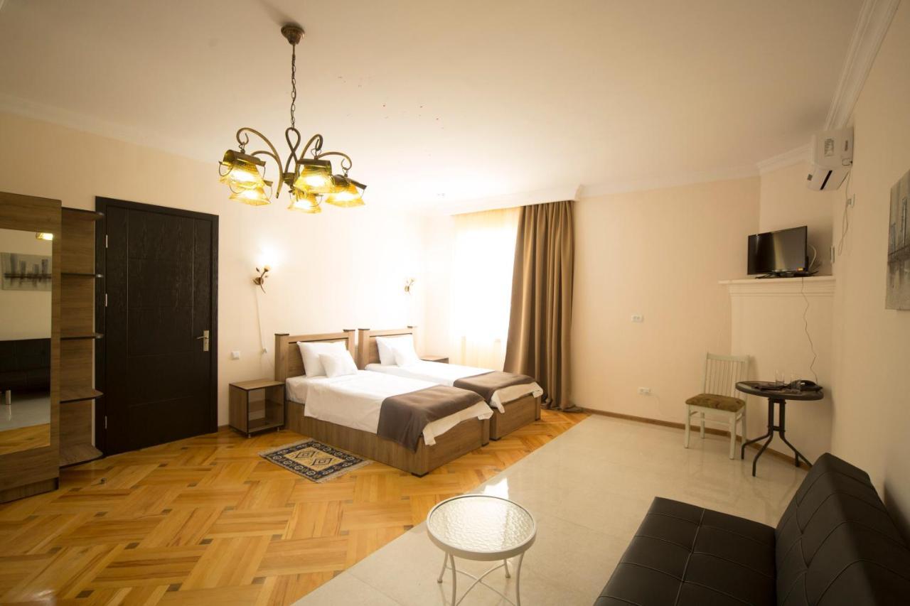 Log Inn Boutique Hotel Tbilisi Exterior photo