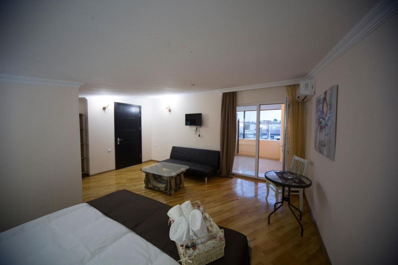 Log Inn Boutique Hotel Tbilisi Exterior photo
